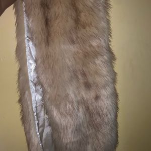 LUXURIOUS FOX FUR SHAWL